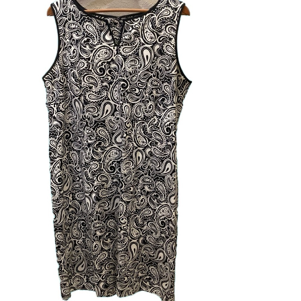 Talbots sleeveless shift dress. Black and white paisley. Size 16